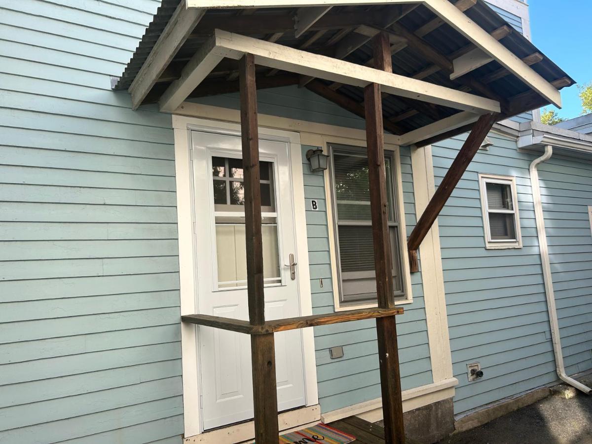 Traveler'S Den In Medford Apartment Екстериор снимка