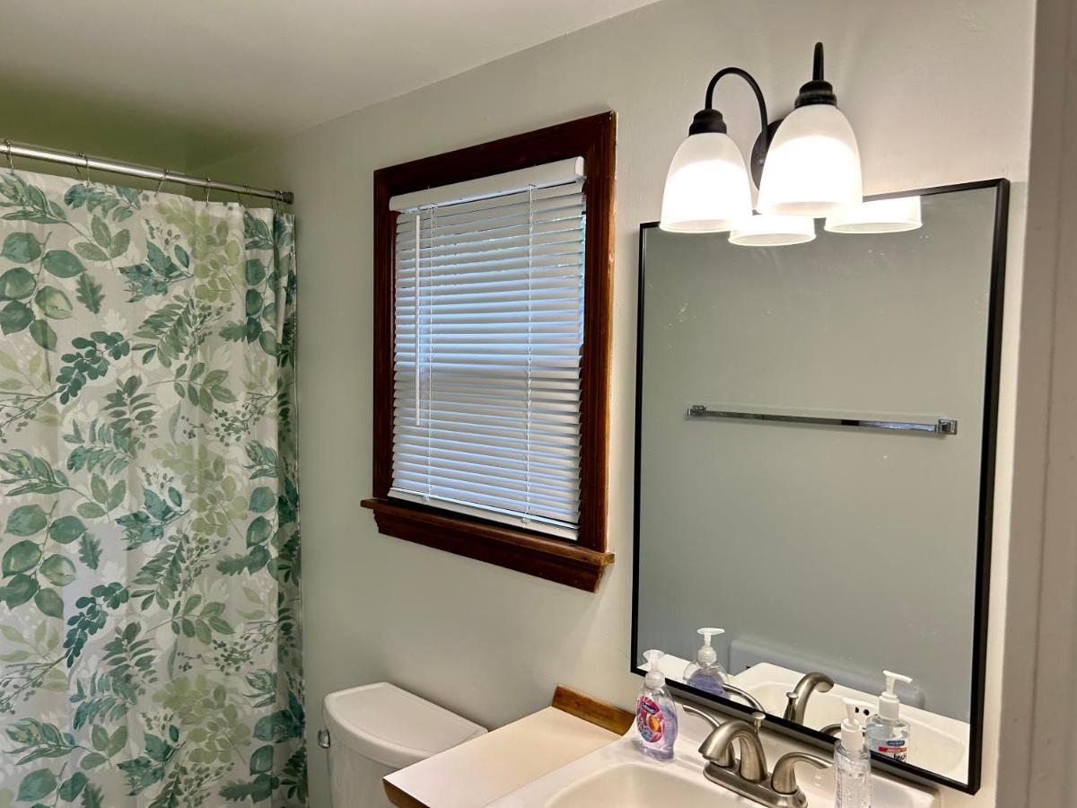 Traveler'S Den In Medford Apartment Екстериор снимка