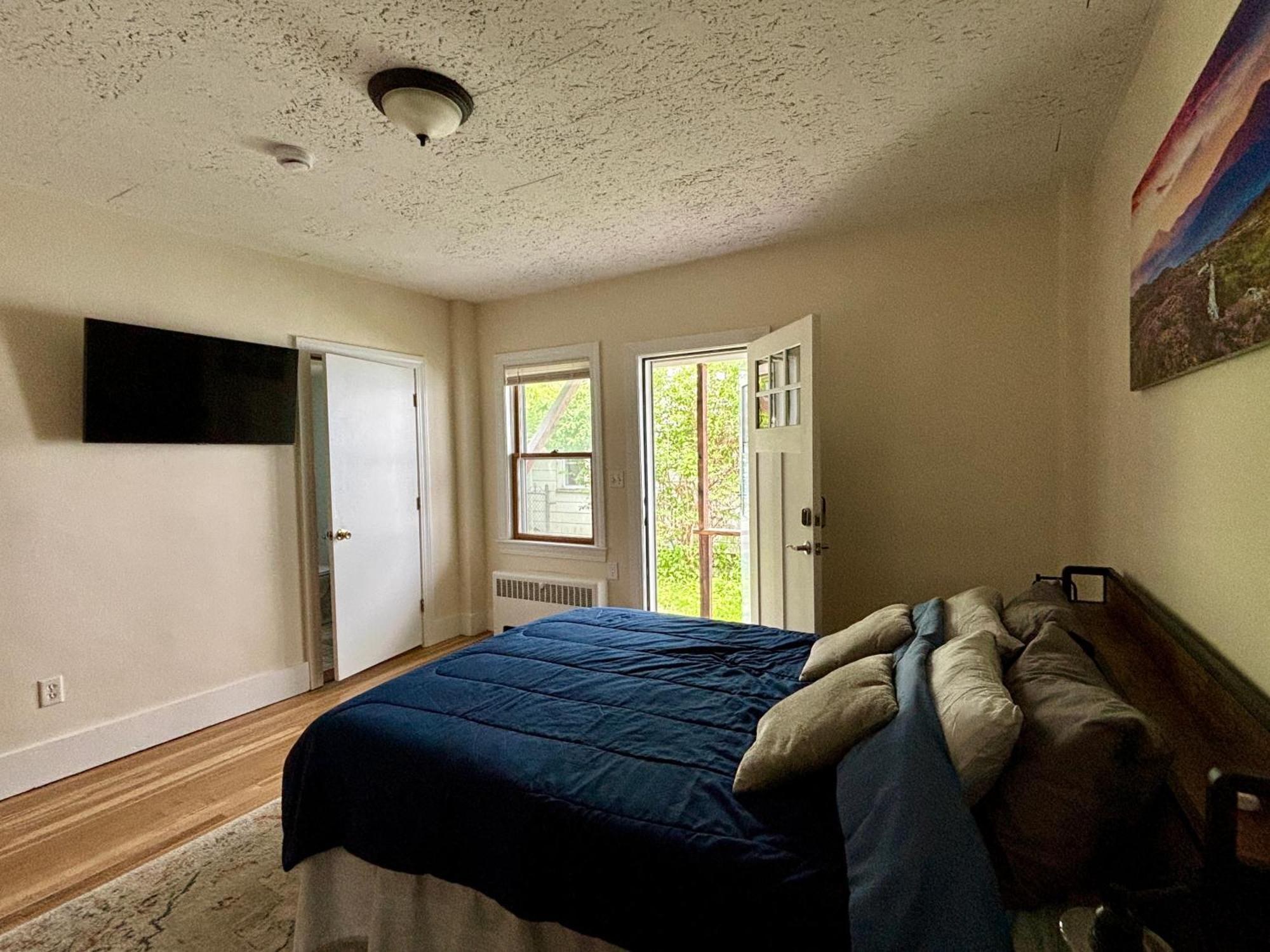 Traveler'S Den In Medford Apartment Екстериор снимка