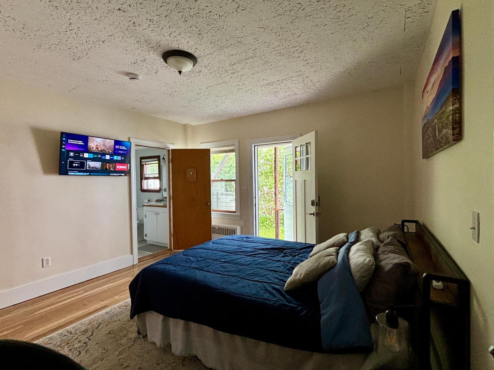 Traveler'S Den In Medford Apartment Екстериор снимка